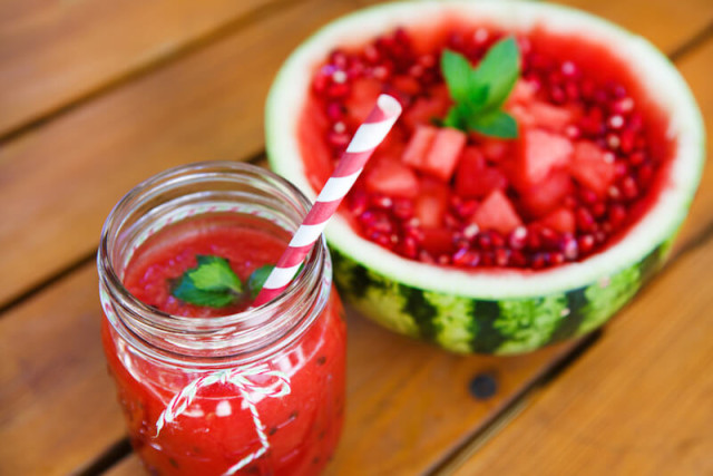 Pomegranate-watermelon-smoothie