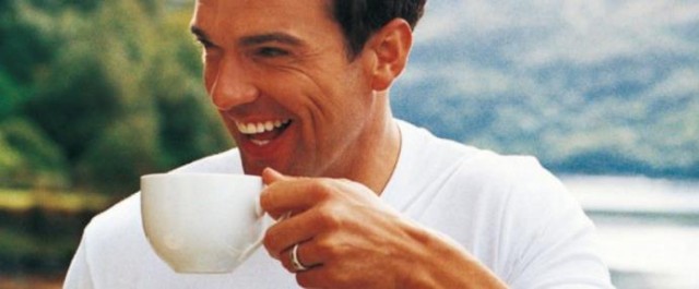 TOMANDO-CAFE