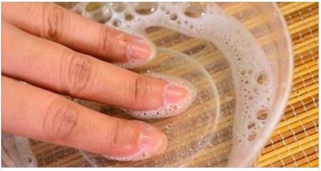 agua oxigenada dedos uñas