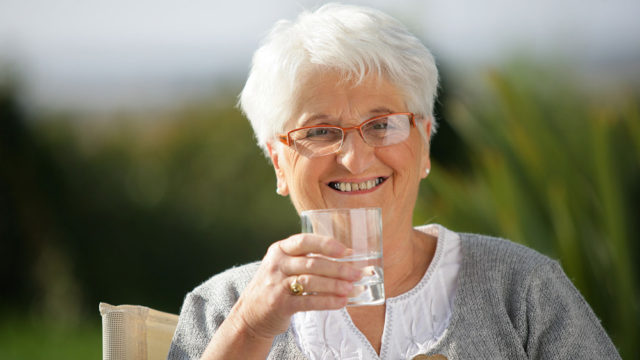 tomando-agua-de-bicarbonato